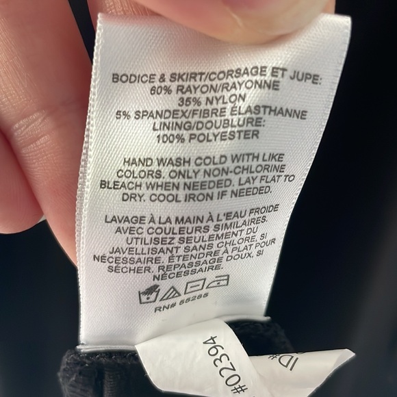 Large Express Faux Turtleneck Color Block Dress - Picture 4 of 5